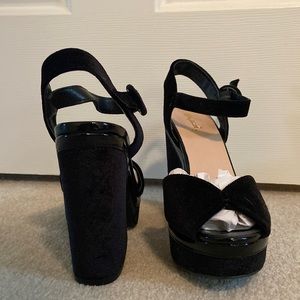 Black velvet wedges size 6